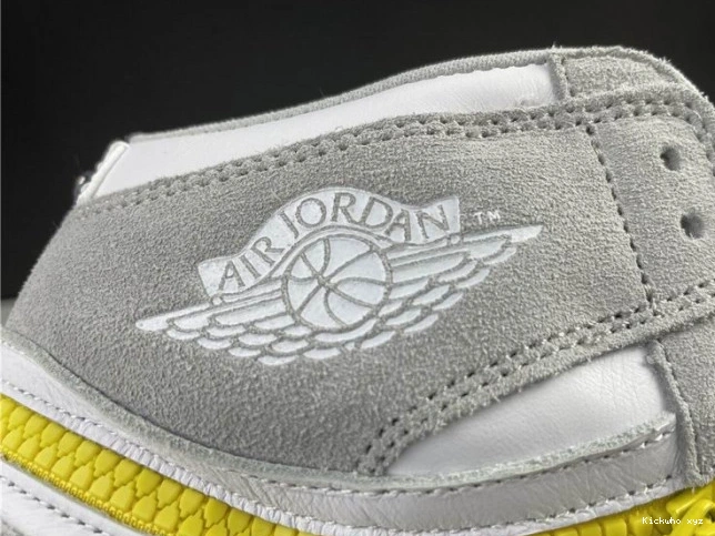 CW6576-100 High Light 1 Switch Smoke Jordan Air 0721